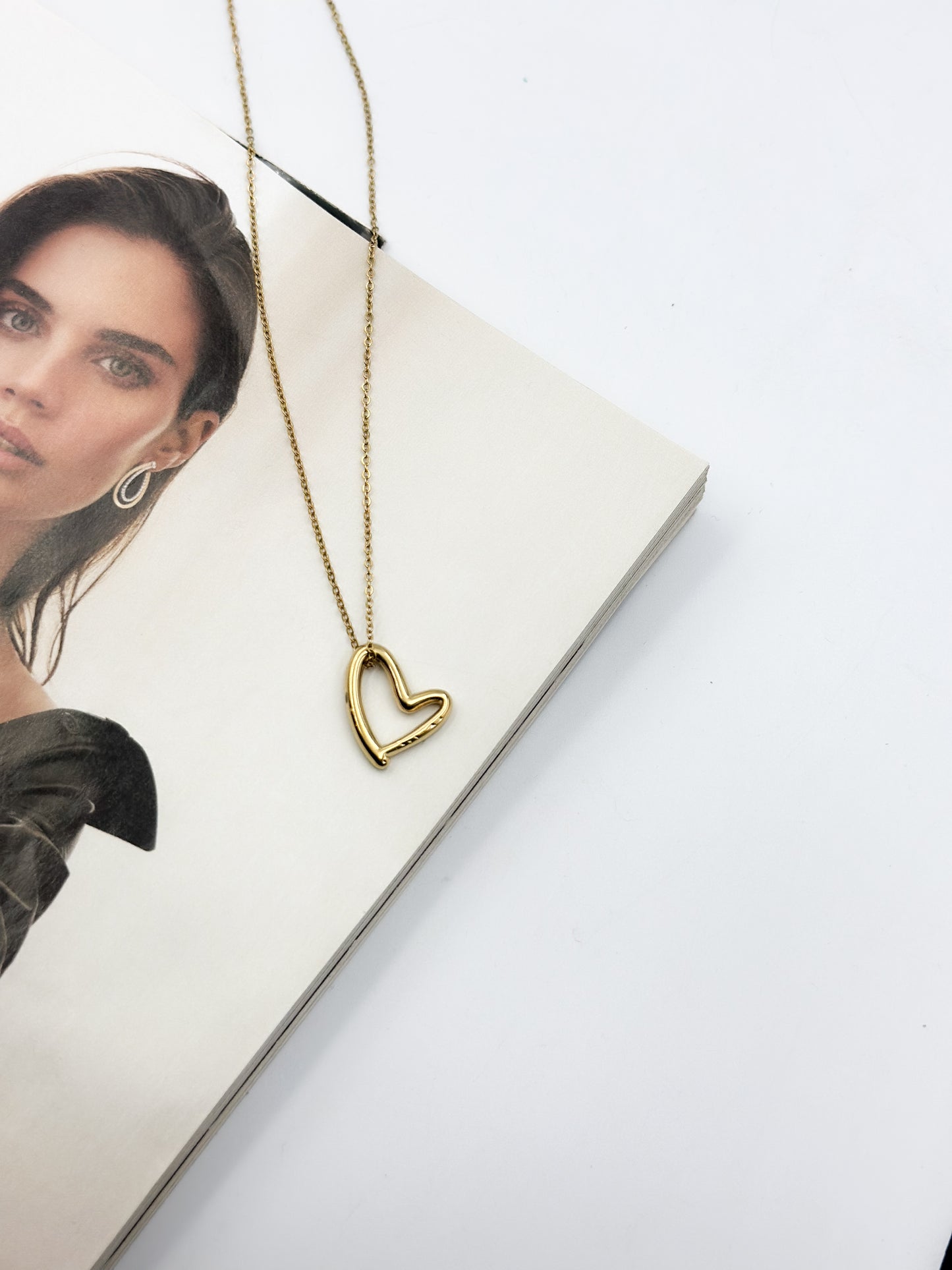 “Bold heart” necklace