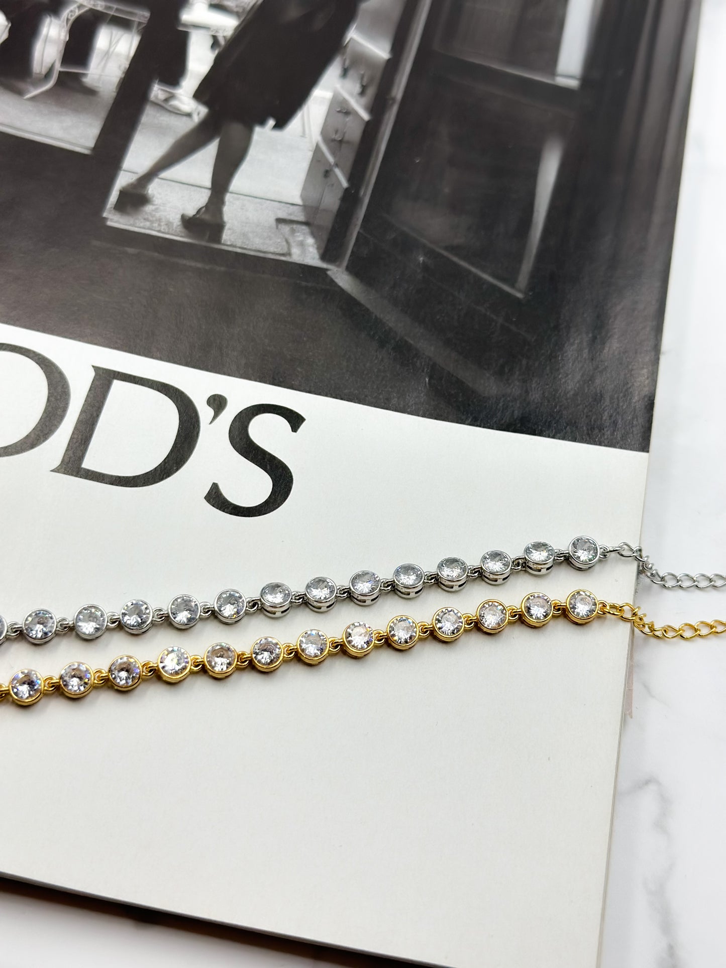 “Glow Line” bracelet