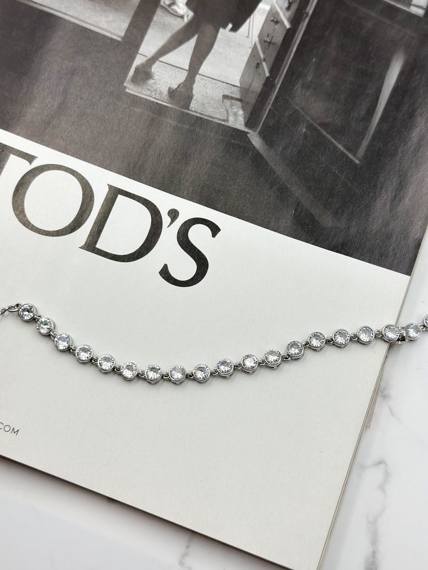 “Glow Line” bracelet