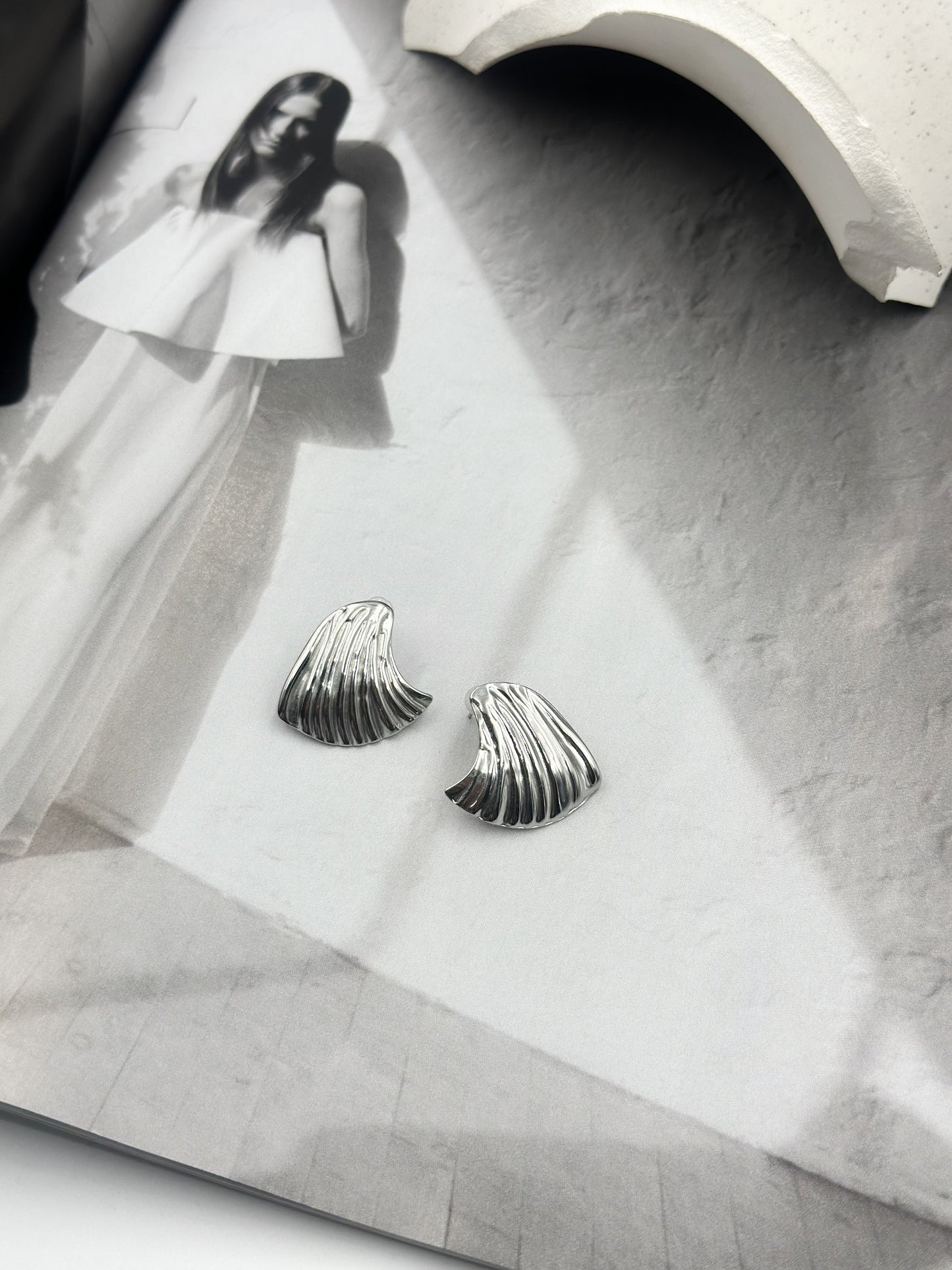 “Waves of Light” earrings