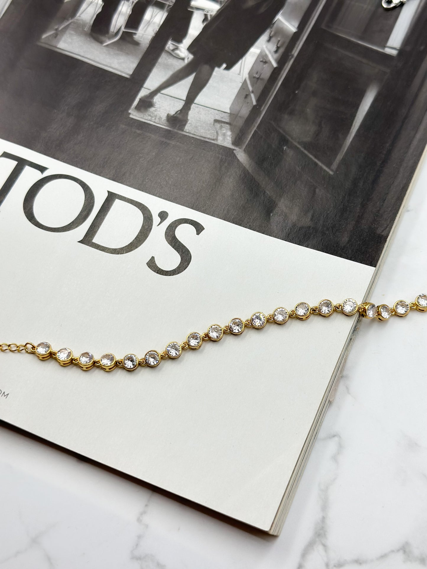 “Glow Line” bracelet