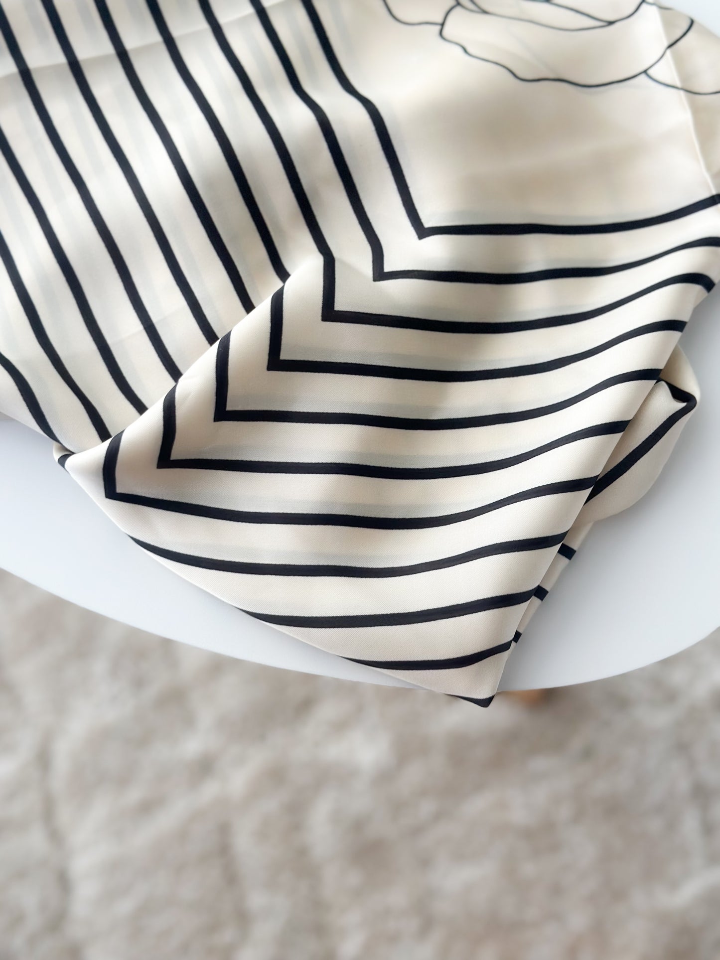 “Minimal” scarf