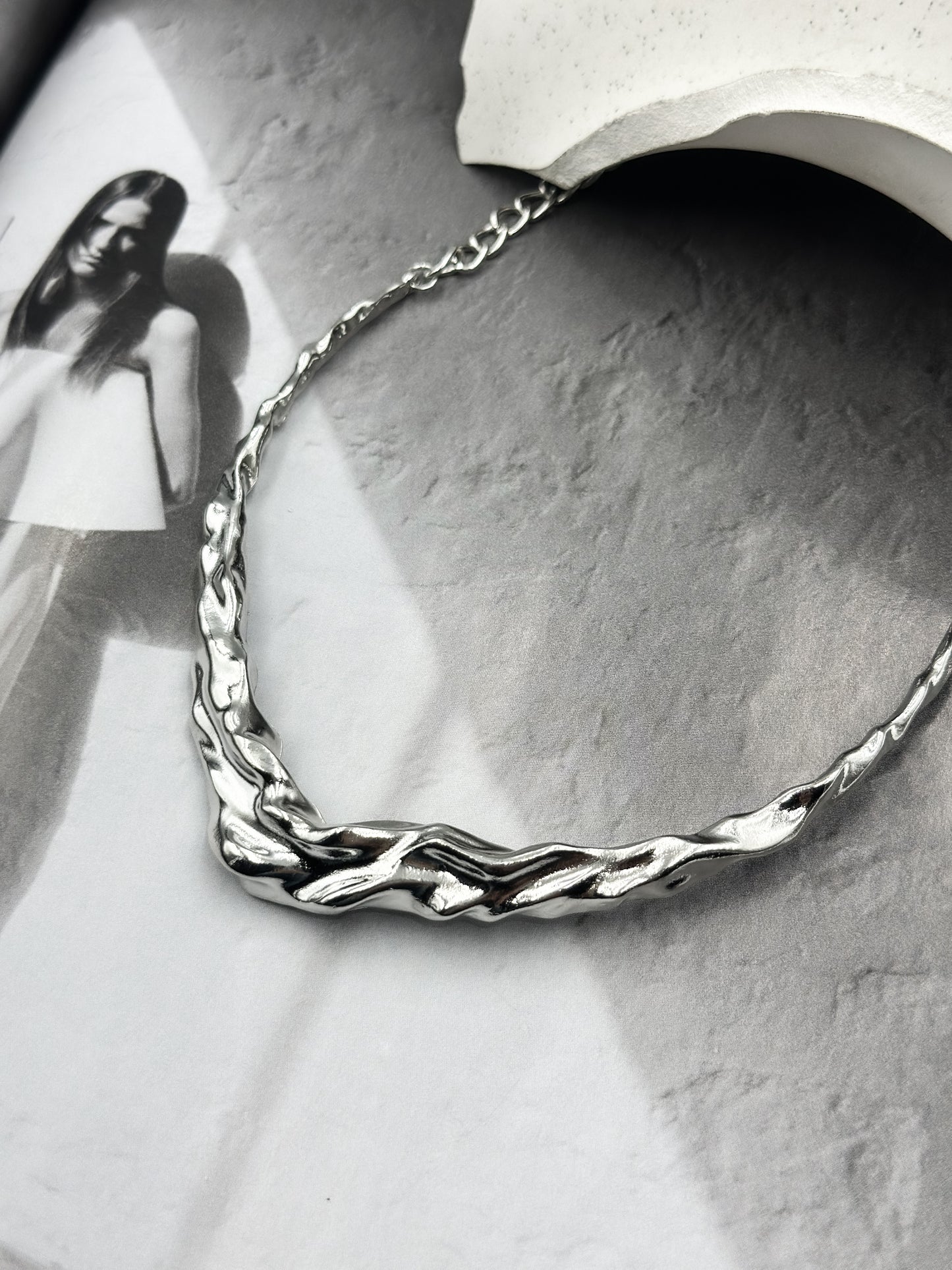 “Liquid Edge” necklace