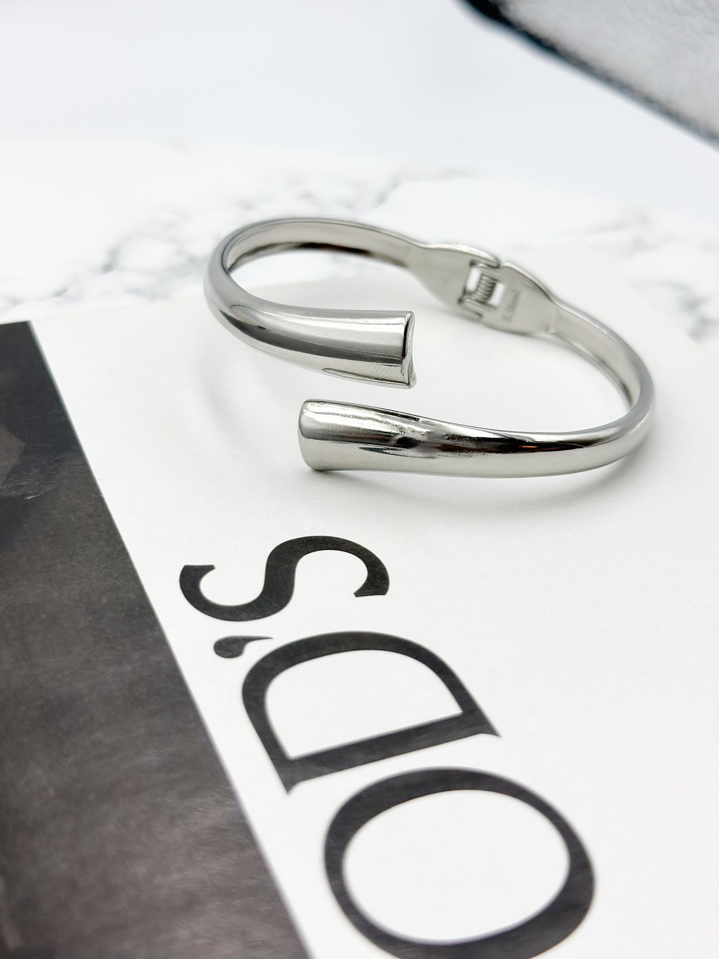 “Minimal Flow” bracelet