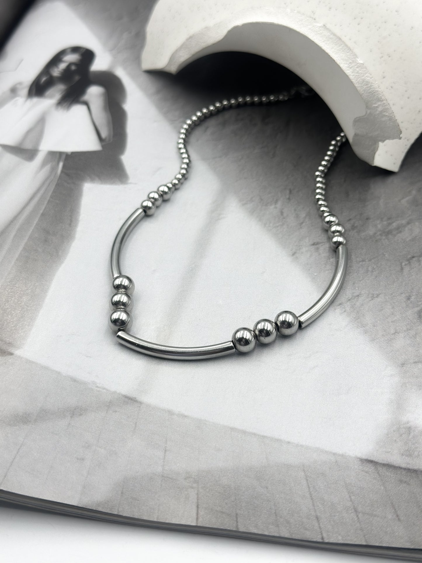 “Linear Motion” necklace