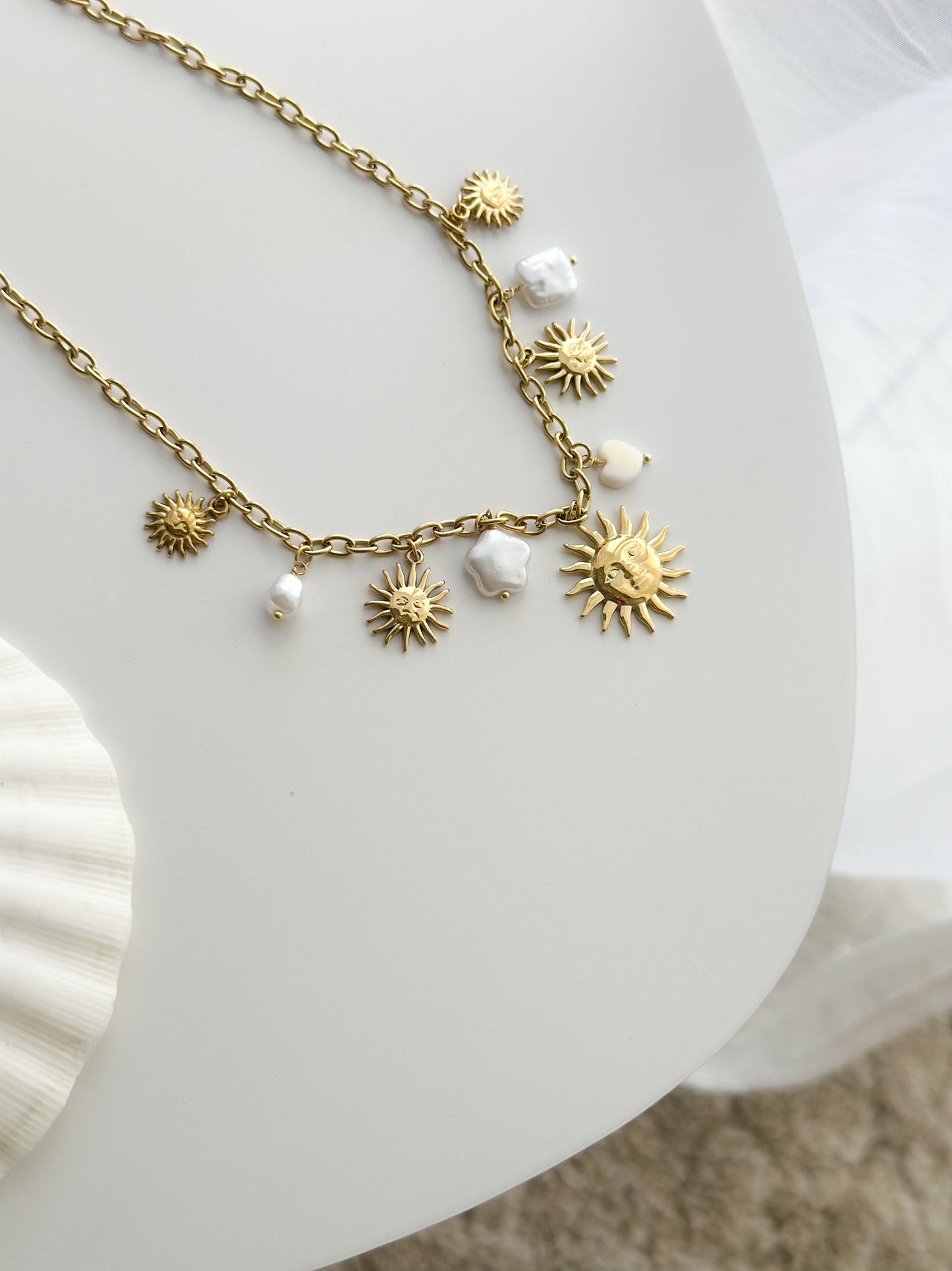 “Solar mystic” necklace