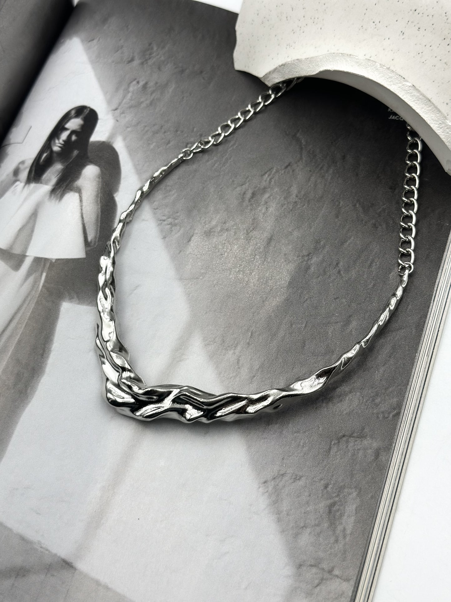 “Liquid Edge” necklace