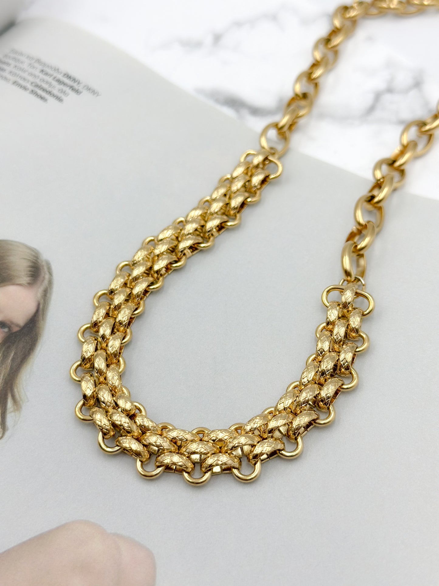 Elegant necklace