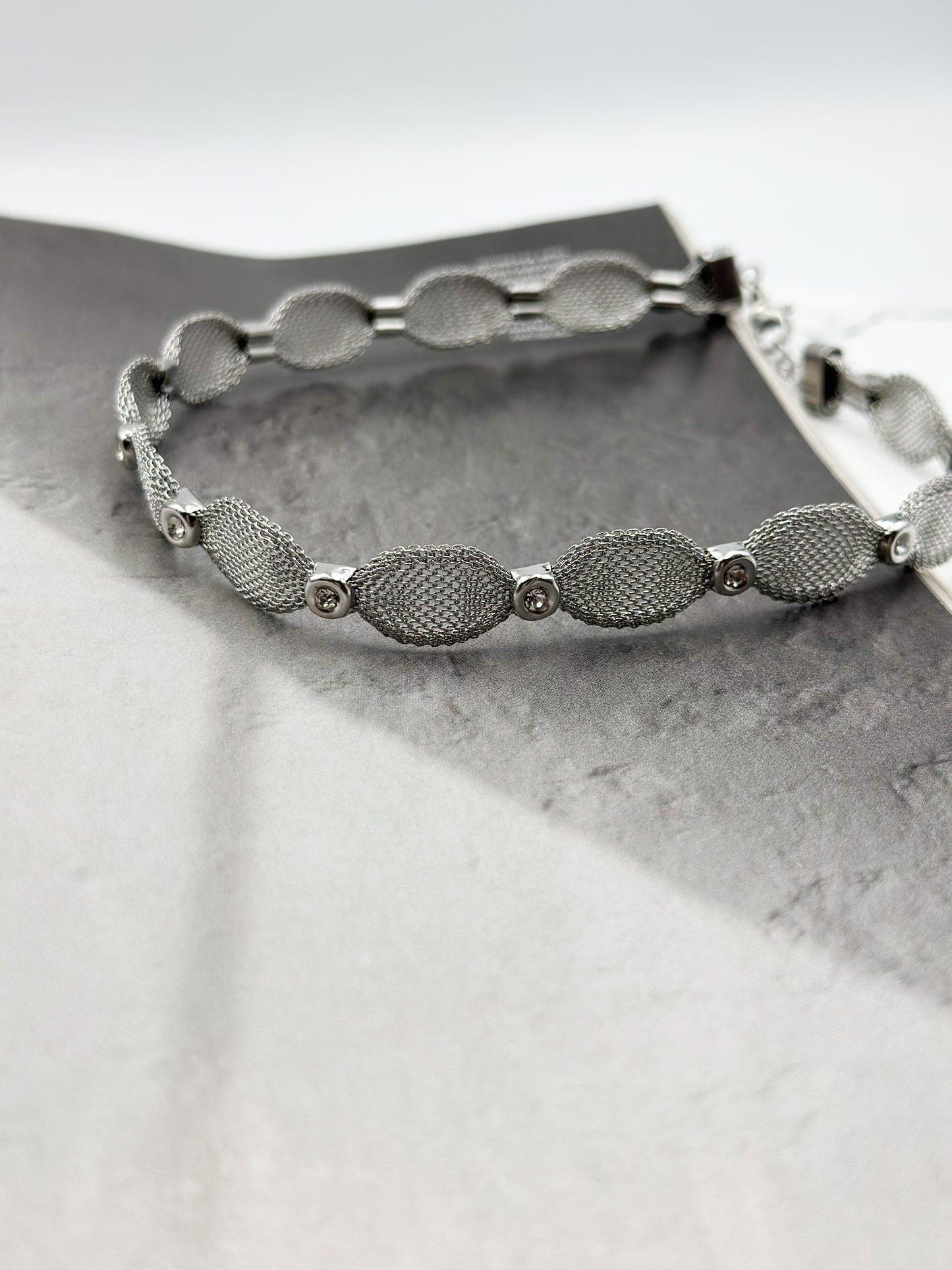 “Mesh Elegance” Necklace