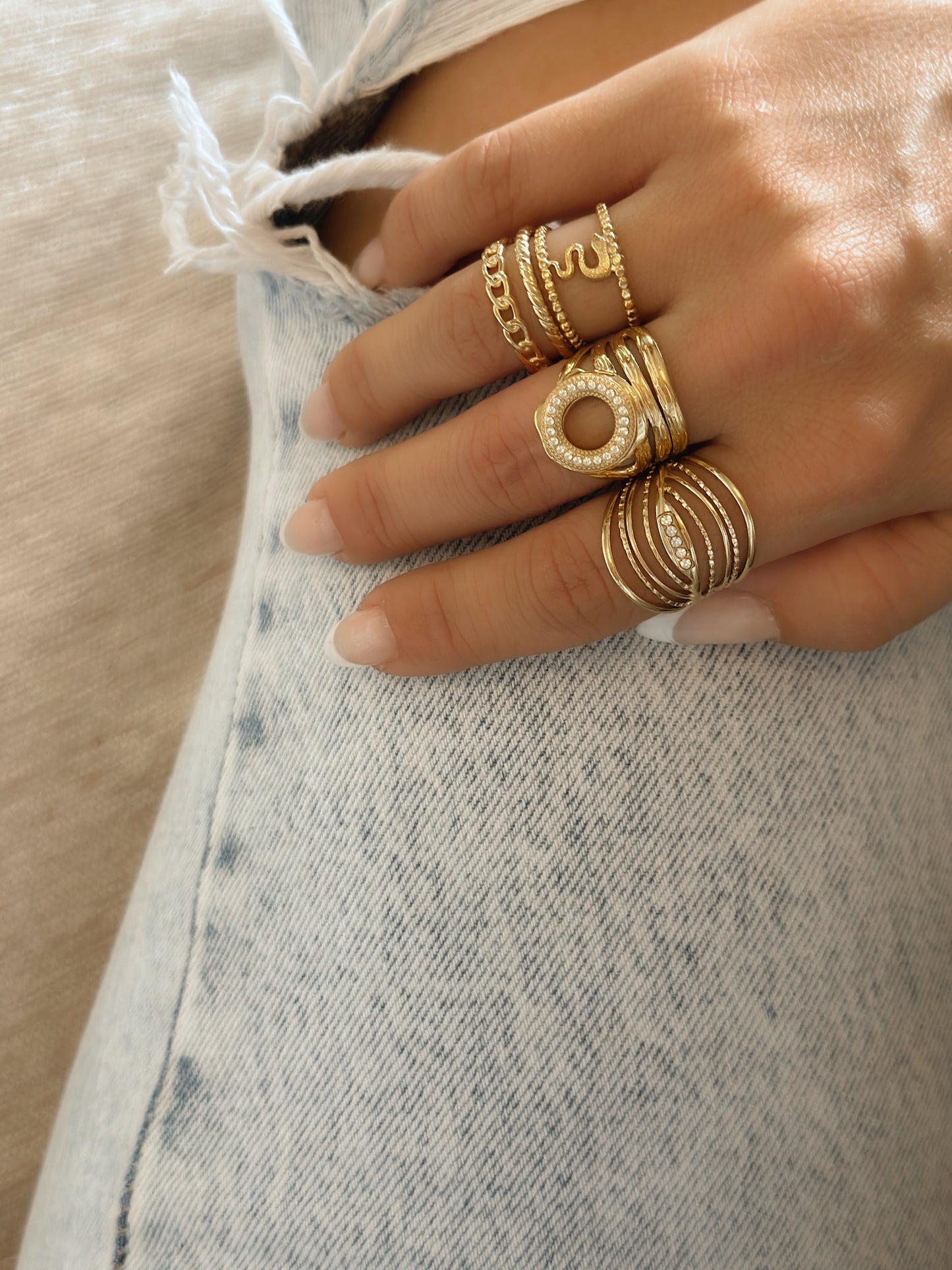 “Glow circle” ring