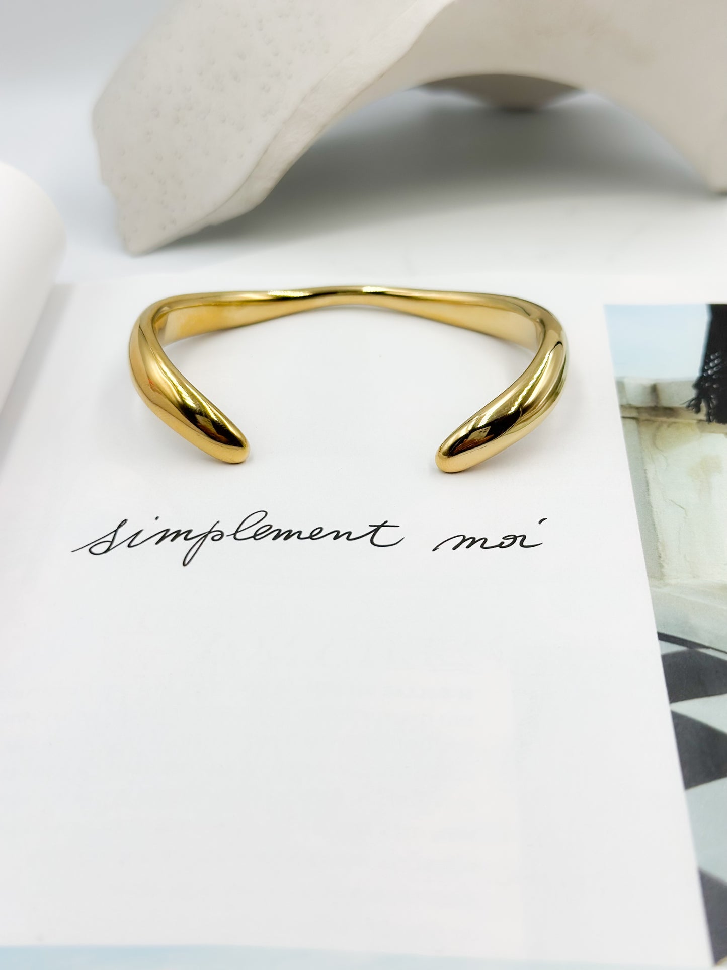 “Élégance Cuff” Bracelet