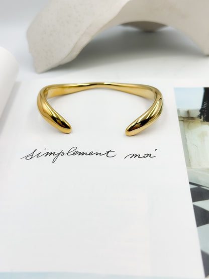 “Élégance Cuff” Bracelet