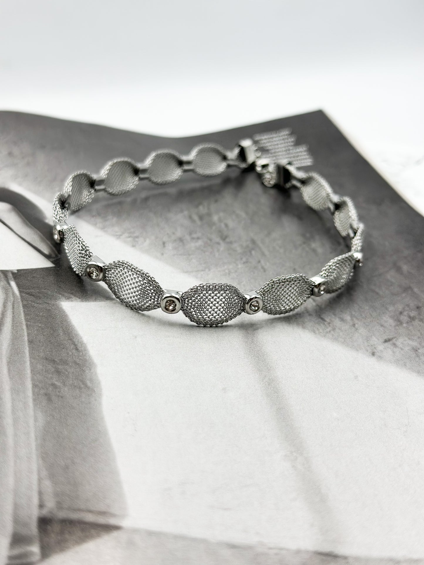 “Mesh Elegance” Necklace