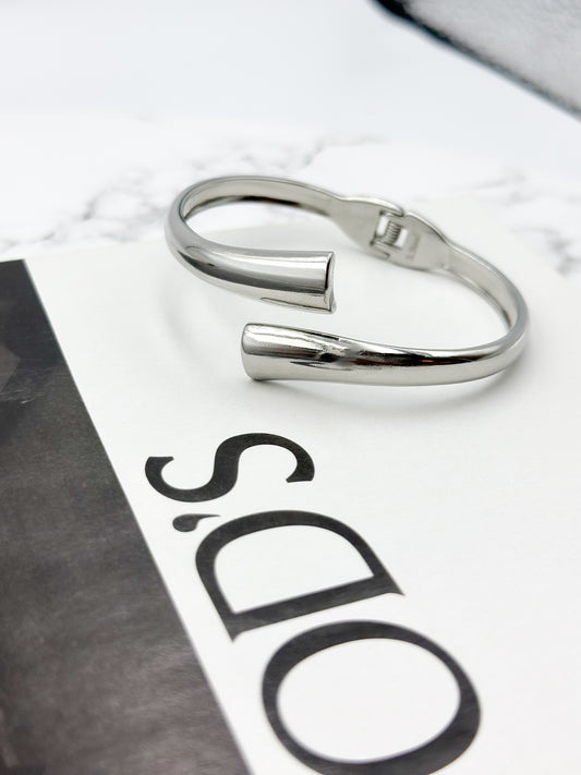 “Minimal Flow” bracelet