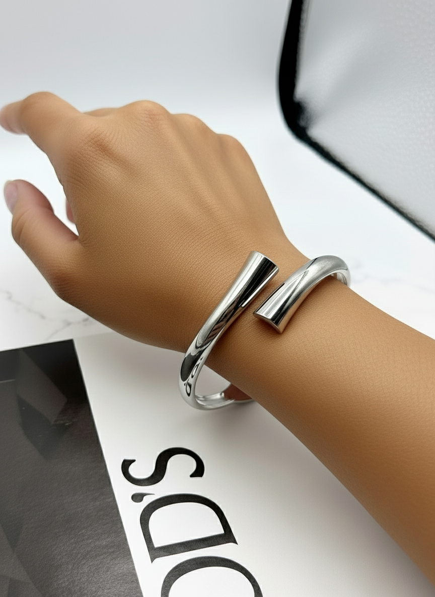 “Minimal Flow” bracelet