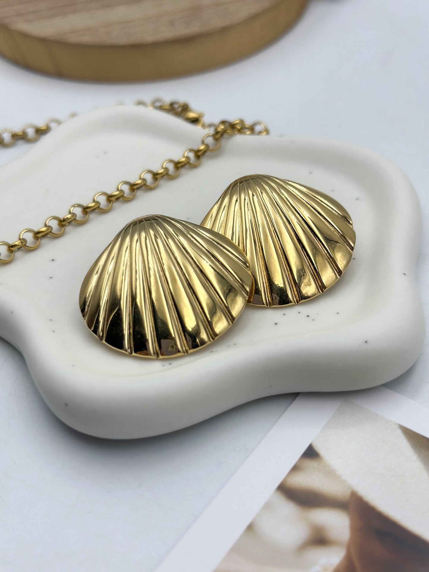 Shell earrings