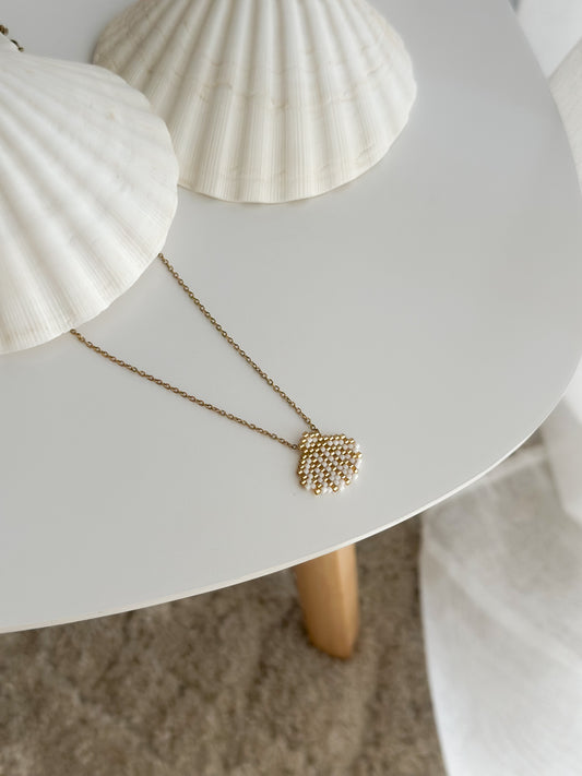Shell handra necklace