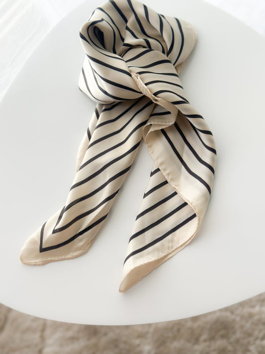 “Minimal” scarf