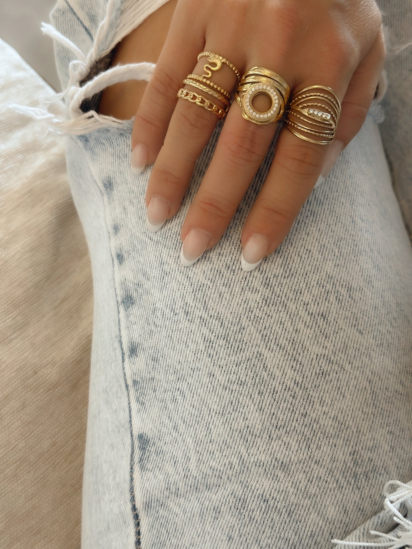 “Glow circle” ring