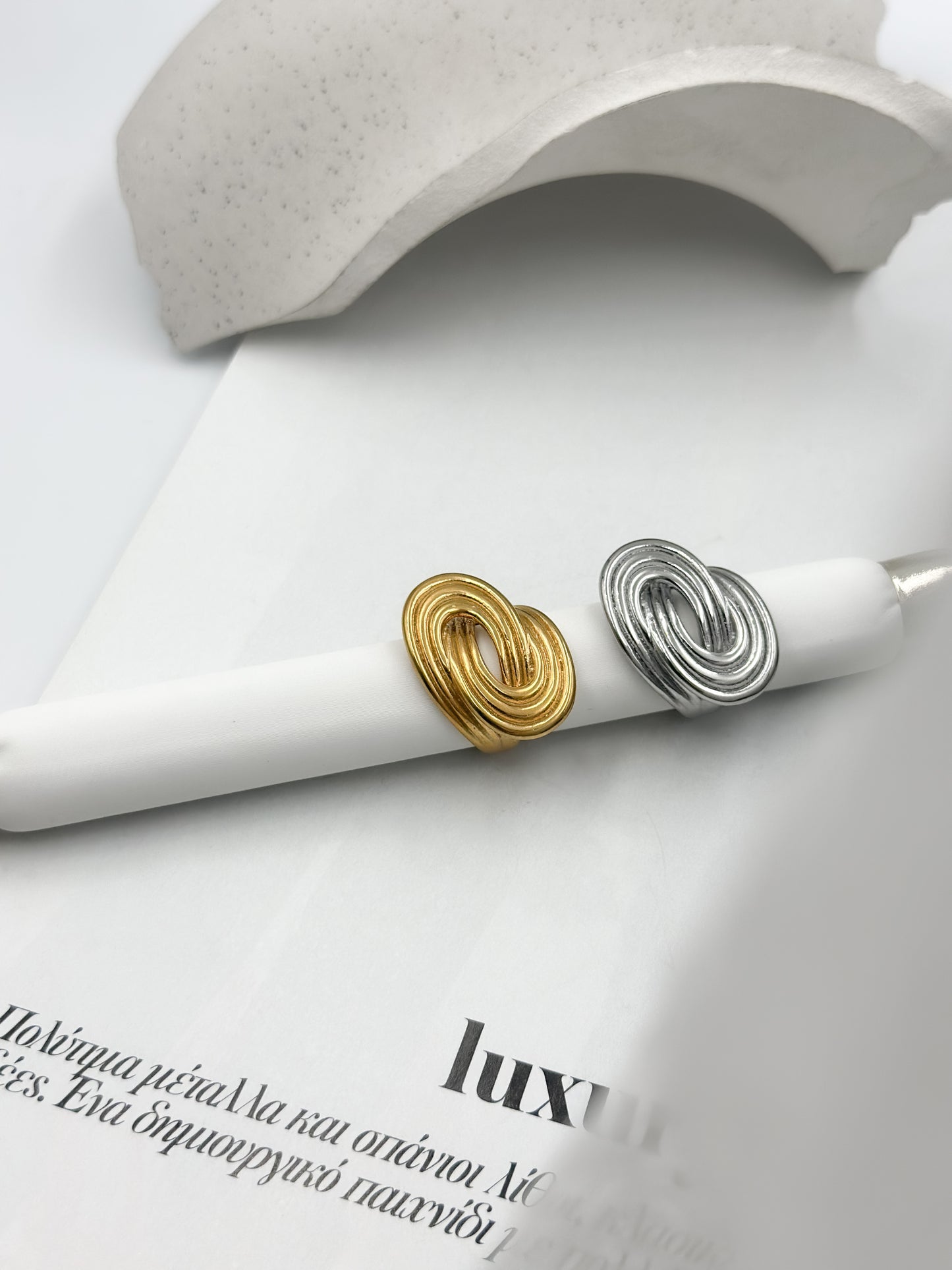 “Infinity Flow” ring